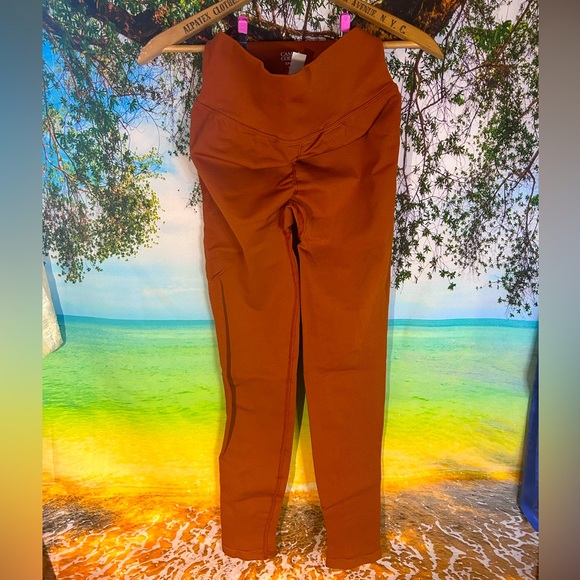 Camila Coelho workout sets - Picture 8 of 13